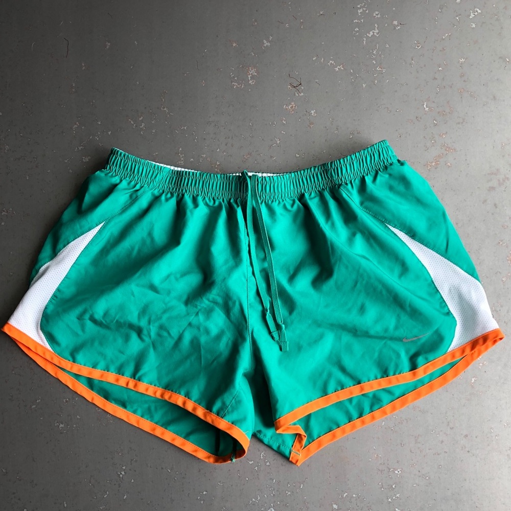 Nike women’s running short green orange size M